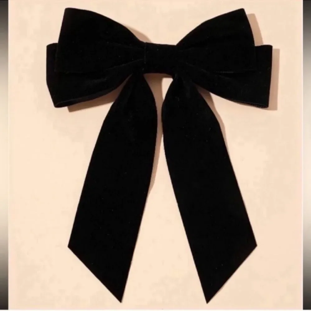 2 pcs Elegant Black Velvet Hair Bow